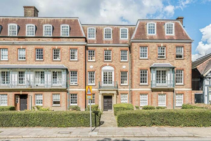 3 Bedroom Flat To Rent In Fortis Green, London, N2