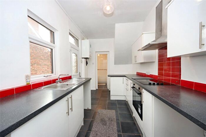 2 Bedroom Flat To Rent In Asher Street, Gateshead, Tyne And Wear, NE10