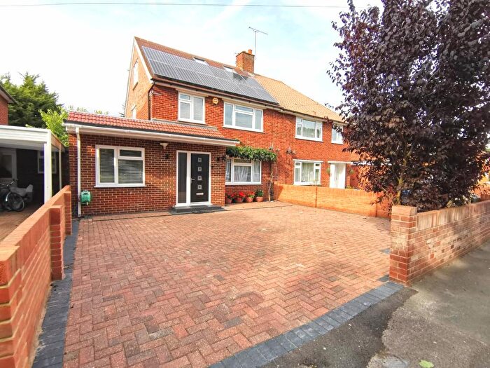 5 Bedroom Detached House To Rent In Windsor, Berkshire, SL4