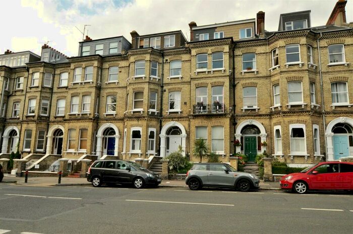 2 Bedroom Flat To Rent In Cromwell Road, Hove, BN3