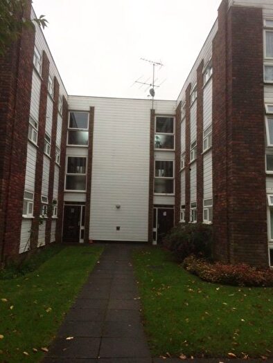 2 Bedroom Flat To Rent In Moat Court Shaw Cose, Ottershaw, KT16