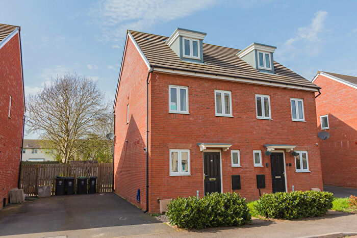 3 Bedroom Semi-Detached House To Rent In Chimney Crescent, Irthlingborough, NN9