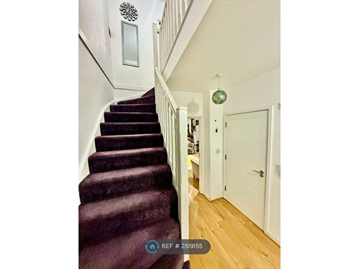 2 Bedroom End Of Terrace House To Rent In Fullerton Avenue, Essex, RM8
