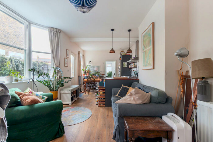 2 Bedroom Apartment To Rent In Ivydale Road, London, SE15