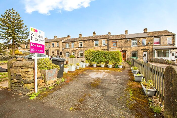 1 Bedroom Terraced House For Sale In Holmes Terrace, Halifax, HX2