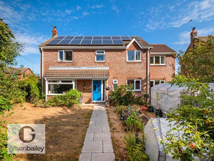 5 Bedroom Detached House For Sale In School Road, Freethorpe, NR13