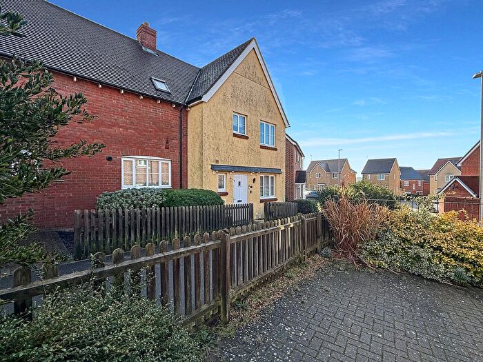 3 Bedroom Semi Detached House For Sale In Mill Park Drive, Braintree, CM7