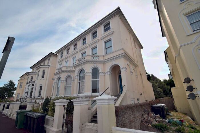 2 Bedroom Apartment To Rent In Spencer Road, Eastbourne, BN21