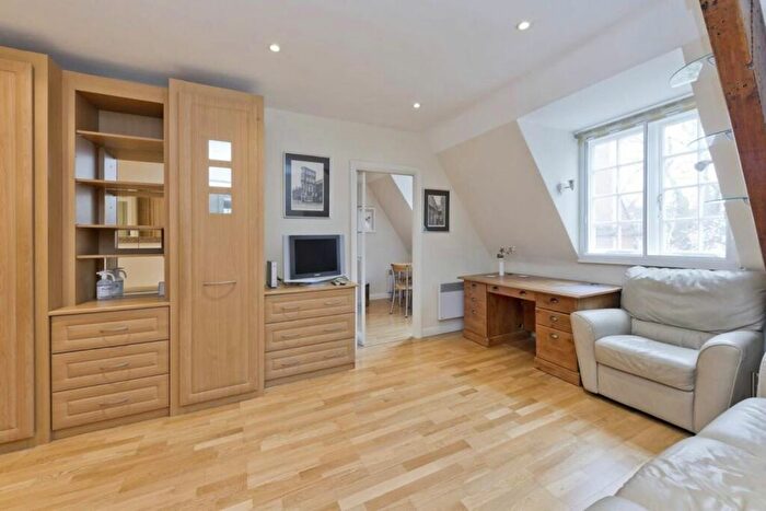 1 Bedroom Flat To Rent In Collingham Gardens, SW5