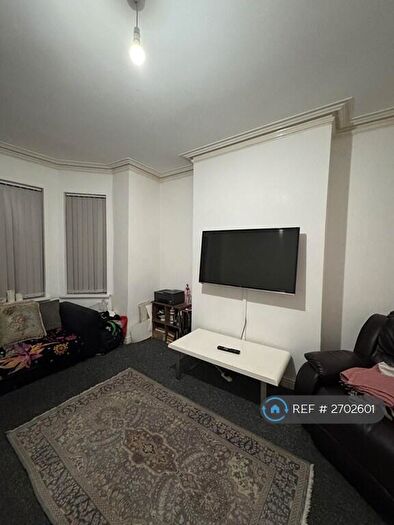 5 Bedroom Terraced House To Rent In Elleray Road, Salford, M6