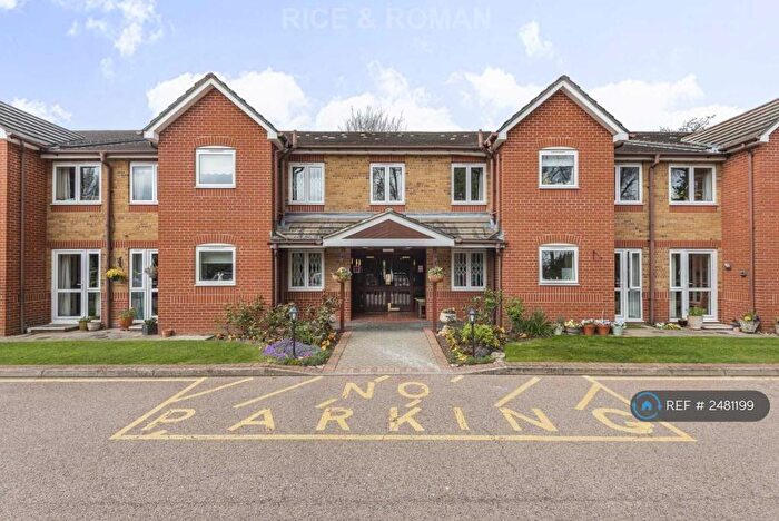 1 Bedroom Flat To Rent In Royston Court, Hinchley Wood, Esher, KT10