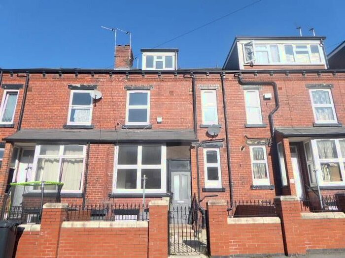 2 Bedroom Property To Rent In St Hilda's Mount, East End Park, LS9