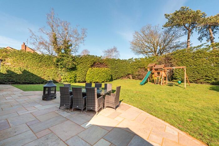 4 Bedroom Detached House For Sale In Manor Farm Close, Stone, Aylesbury, Buckinghamshire, HP17