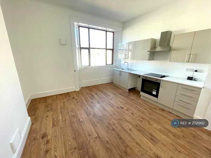 2 Bedroom Flat To Rent In Mostyn Street, Llandudno, LL30