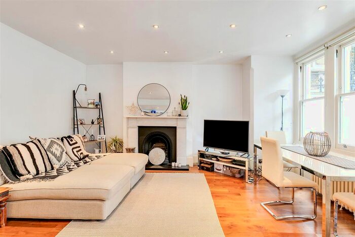 1 Bedroom Flat To Rent In Linden Gardens, Chiswick, London, W4