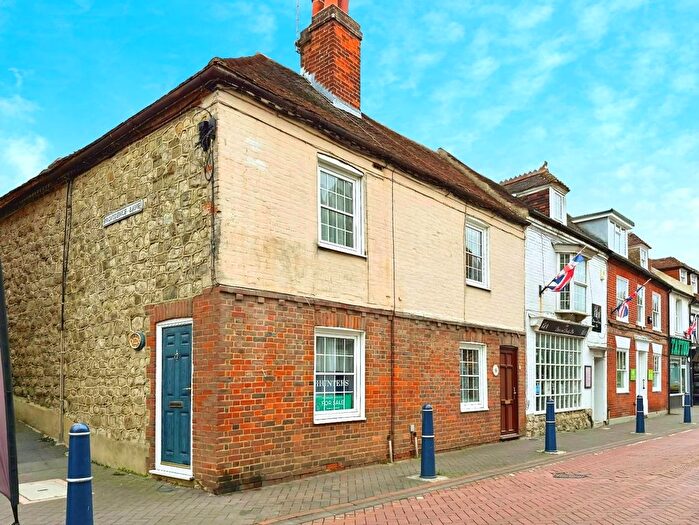 2 Bedroom End Of Terrace House For Sale In High Street, Hythe, CT21