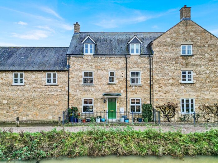 4 Bedroom Terraced House For Sale In Bridge Mead, Ebley, Stroud, Gloucestershire, GL5