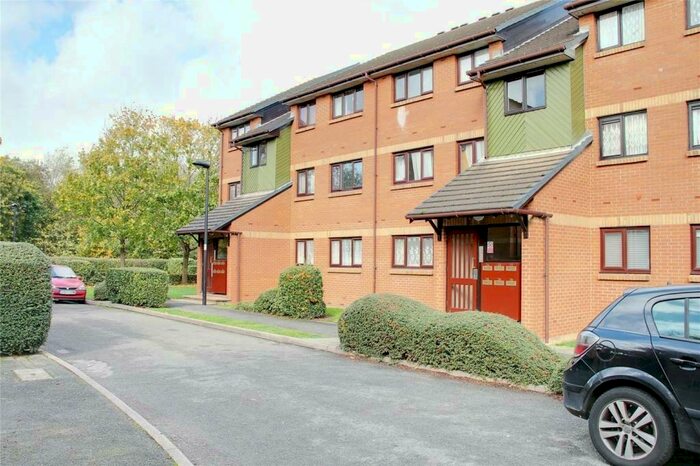 1 Bedroom Flat To Rent In Maltby Drive, Enfield, EN1