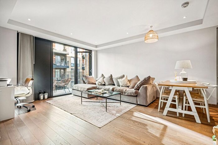 1 Bedroom Flat To Rent In Gowing House, Drapers Yard, SW18