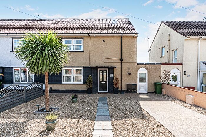 3 Bedroom Semi-Detached House For Sale In Holly Street, Rhydyfelin, Pontypridd, CF37