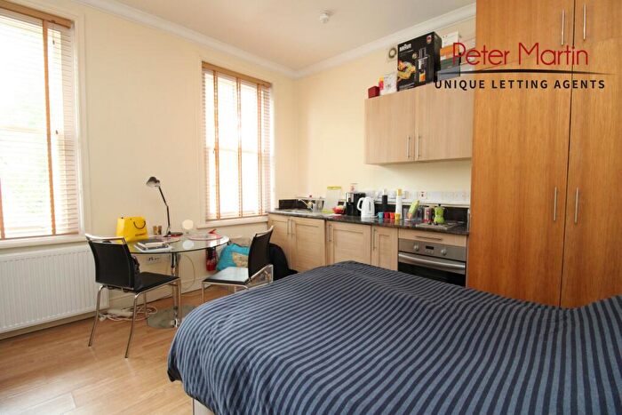 Apartment To Rent In Rosslyn Hill, Belsize Park, NW3