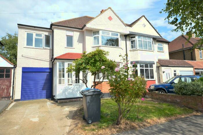 4 Bedroom Semi-Detached House To Rent In Somerset Avenue, Chessington, Surrey, KT9