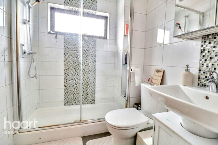 1 Bedroom End Of Terrace House For Sale In Curling Lane, Grays, RM17