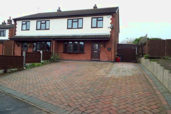 3 Bedroom Semi-Detached House To Rent In New Street, Swadlincote, DE12