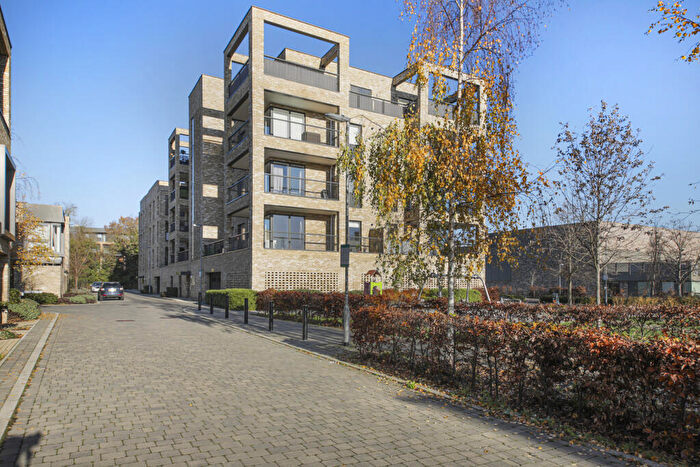 2 Bedroom Apartment For Sale In Woodpecker Way, Trumpington, CB2