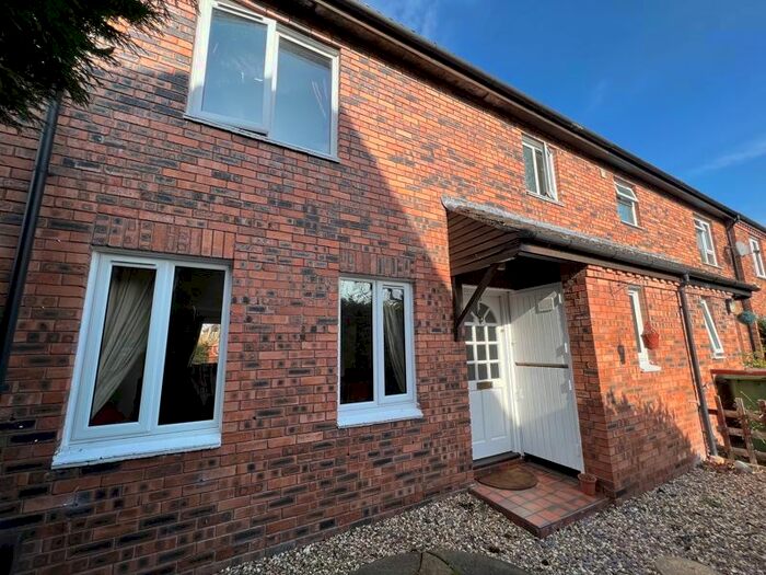 3 Bedroom Terraced House To Rent In Oakfield Road, Shawbirch, Telford, TF5