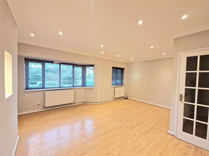 2 Bedroom Apartment To Rent In The Avenue, Wembley, HA9
