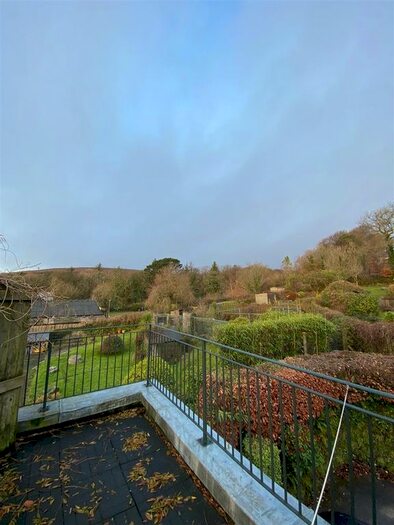 2 Bedroom Flat To Rent In Moorhaven, Ivybridge, PL21