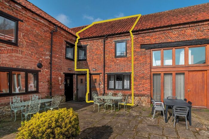 3 Bedroom Barn Conversion For Sale In Swaffham Road, Toftrees, NR21