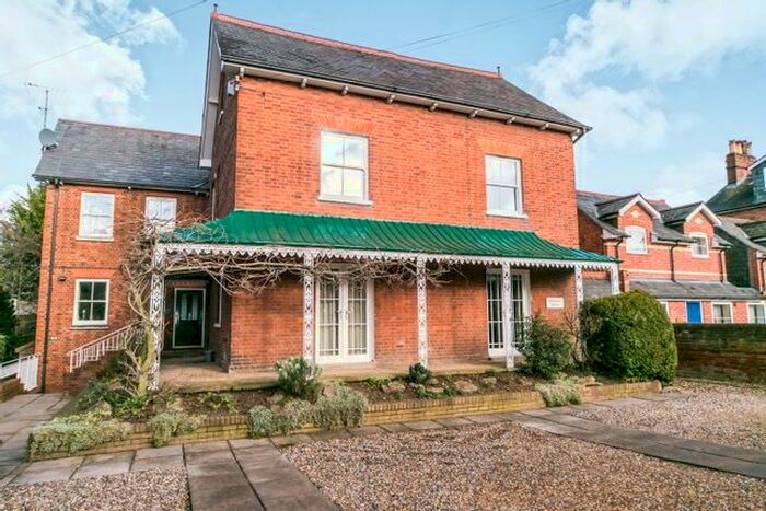 2 Bedroom Flat To Rent In Brunswick Hill, Reading, RG1