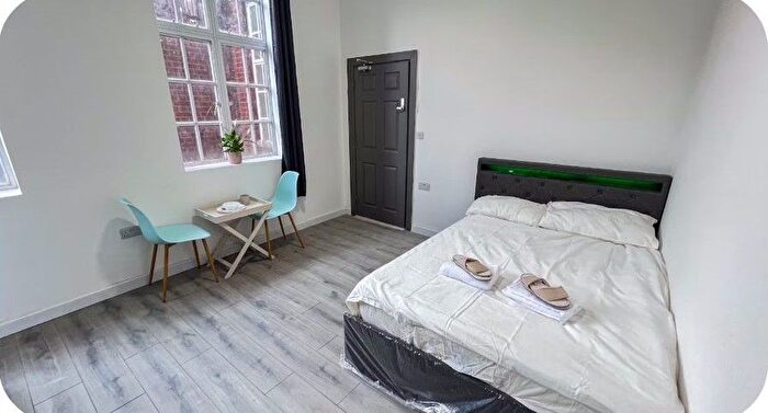 Studio To Rent In Whitchurch Ln, Edgware, HA8