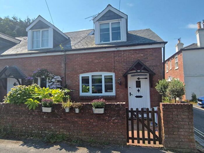 2 Bedroom End Of Terrace House For Sale In Kingsburys Lane, Ringwood, Hampshire, BH24