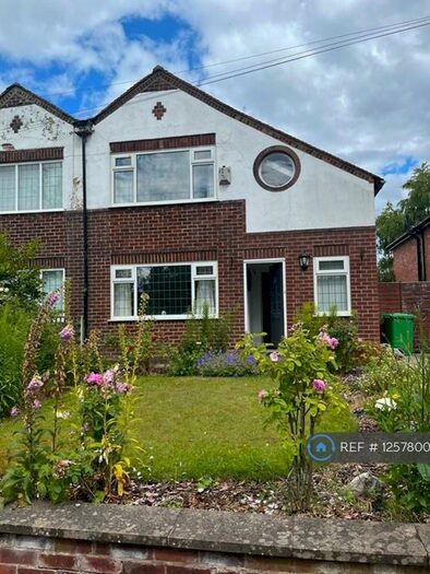 3 Bedroom Semi-Detached House To Rent In Ford Lane, Manchester, M20