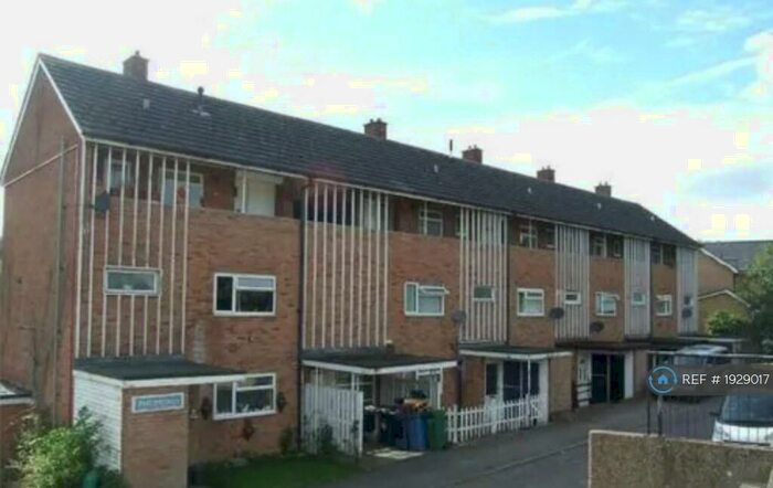 1 Bedroom Flat To Rent In The Friars, Harlow, CM19