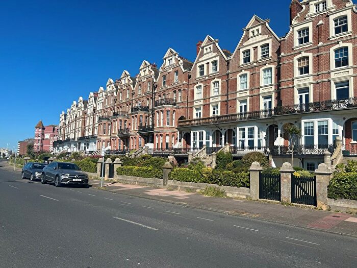 2 Bedroom Flat For Sale In Knole Road, Bexhill On Sea, TN40
