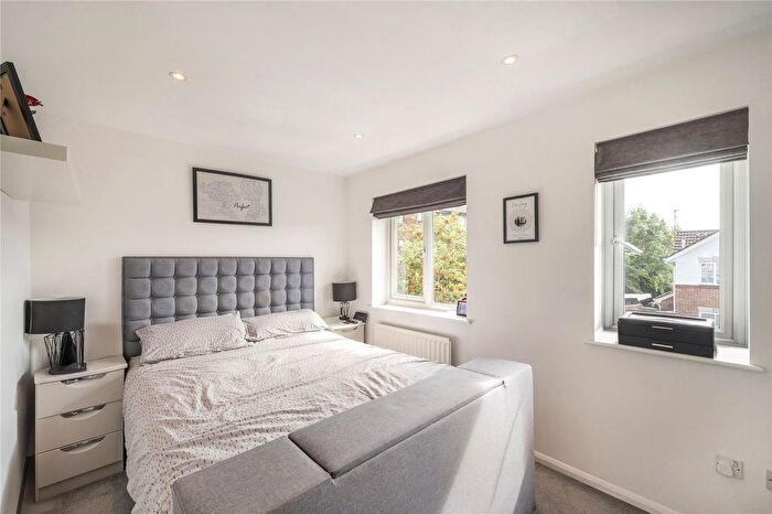 2 Bedroom End Of Terrace House For Sale In Brancaster Drive, Mill Hill, London, NW7