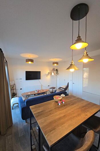 2 Bedroom Flat For Sale In Laver Drive, Chesterfield, S41