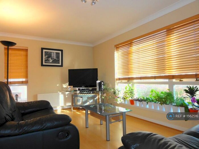 3 Bedroom End Of Terrace House To Rent In Strathblane Gardens, Glasgow, G13