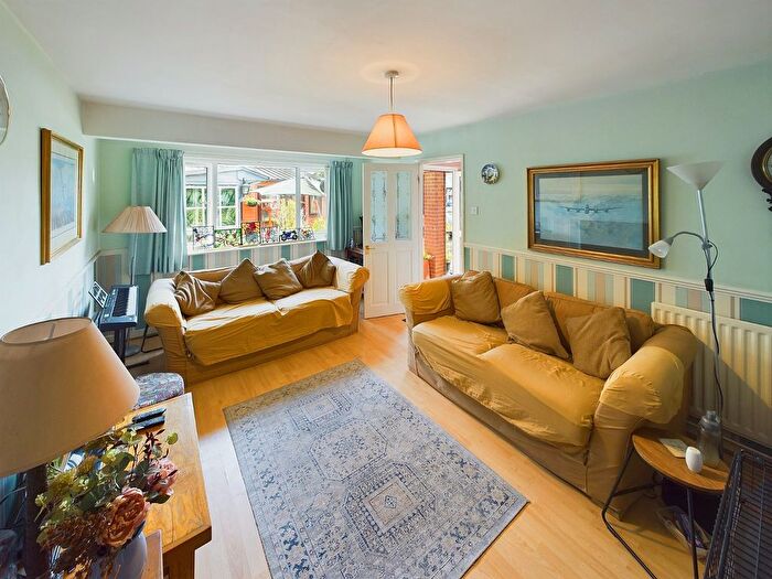 3 Bedroom Bungalow For Sale In Bransford, Worcester, Worcestershire, WR6