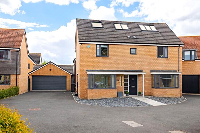 5 Bedroom Detached House For Sale In Robinson Close, Wootton, MK43