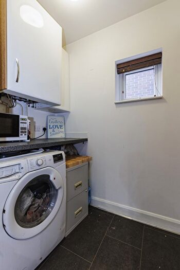 2 Bedroom Semi-Detached House For Sale In Frawley Avenue, Newton-Le-Willows, WA12
