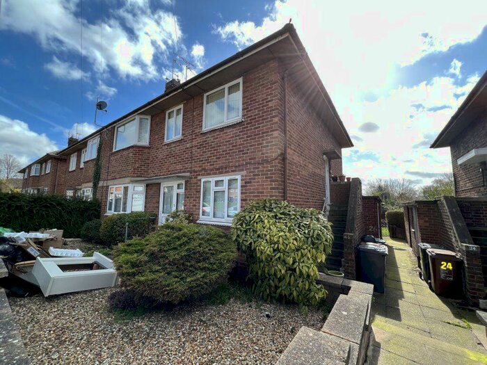 2 Bedroom Flat To Rent In Farndale Avenue, Corby, NN17