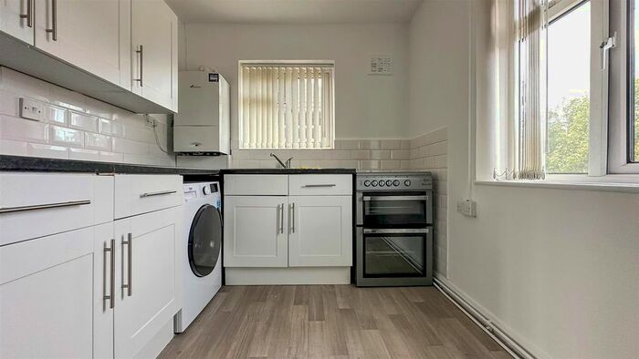 2 Bedroom Maisonette To Rent In Grosvenor Avenue, Hayes, UB4