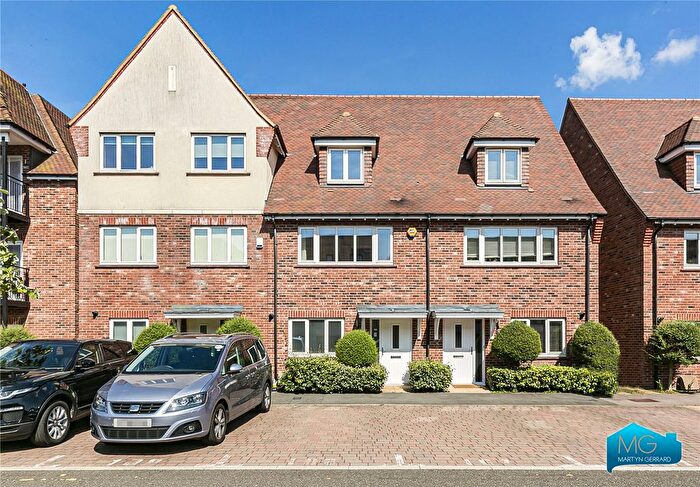 3 Bedroom Semi-Detached House For Sale In Henry Darlot Drive, Mill Hill, London, NW7