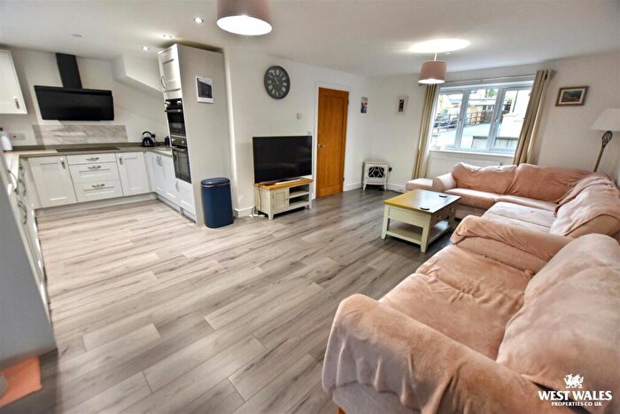 3 Bedroom Detached House For Sale In Llandissilio, SA66