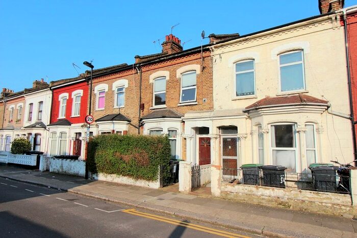 1 Bedroom Flat To Rent In Newlyn Road, Tottenham, London, N17